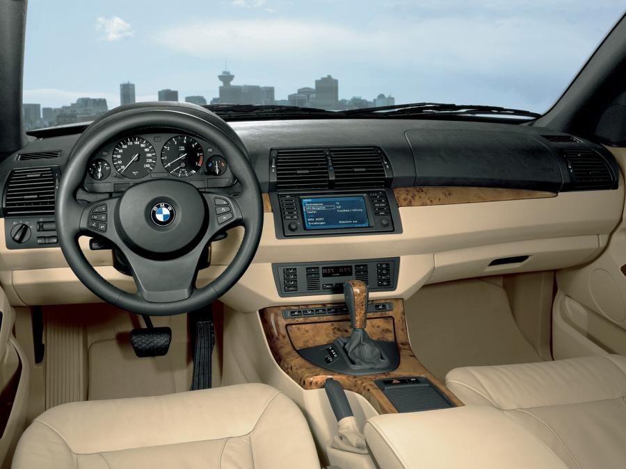  BMW X5 3.0i 2003 года  (фото 3 из 10)